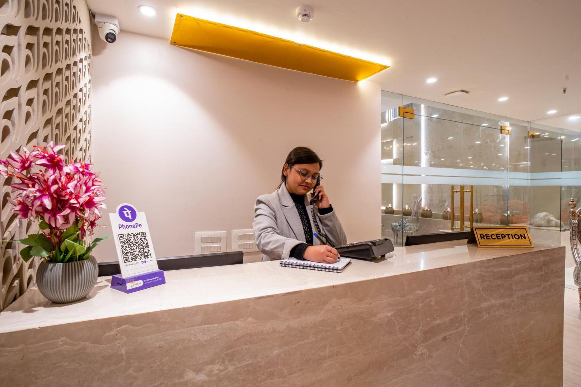Hotel Ginger Palace Delhi Airport New Delhi Bagian luar foto