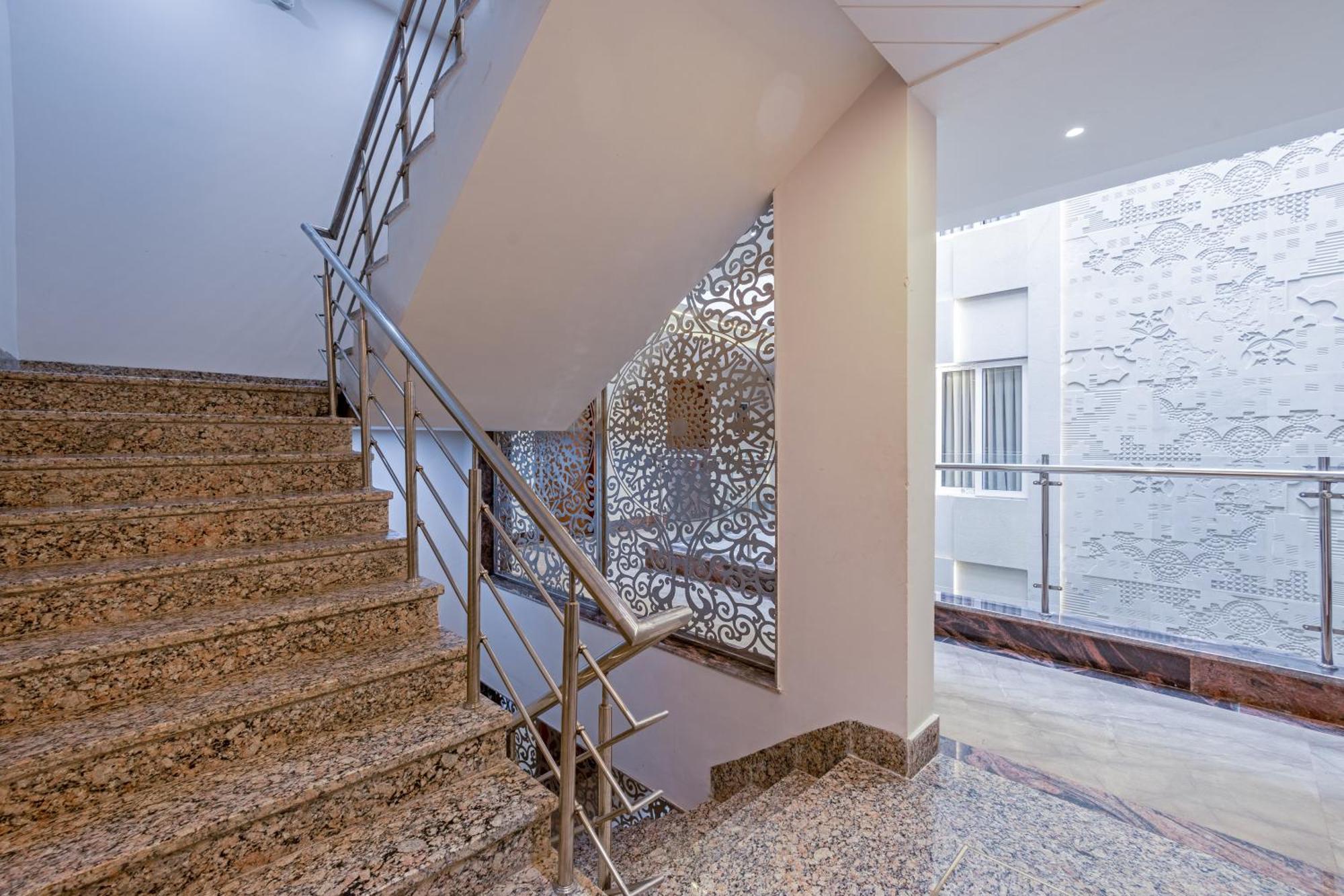 Hotel Ginger Palace Delhi Airport New Delhi Bagian luar foto